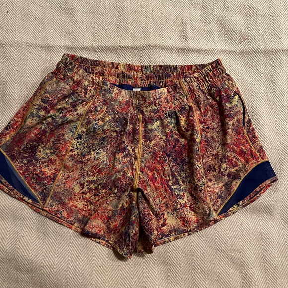 Lululemon shorts - Picture 1 of 7